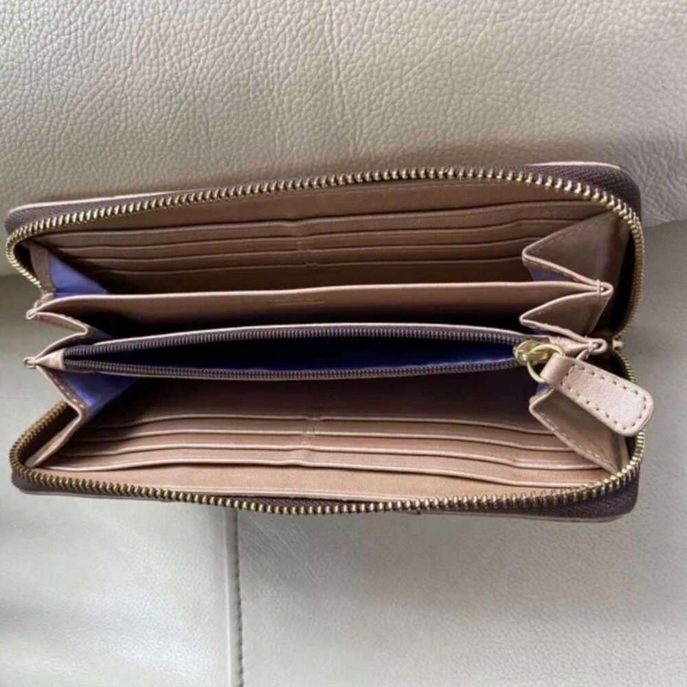 Coach shimmery gold pleated zippered wallet clutch for cards, bills & change - Picture 3 of 5